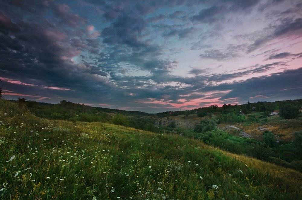 Под крышей неба. Автор: Артём Маковский буки, горный тикич, Артём Маковский