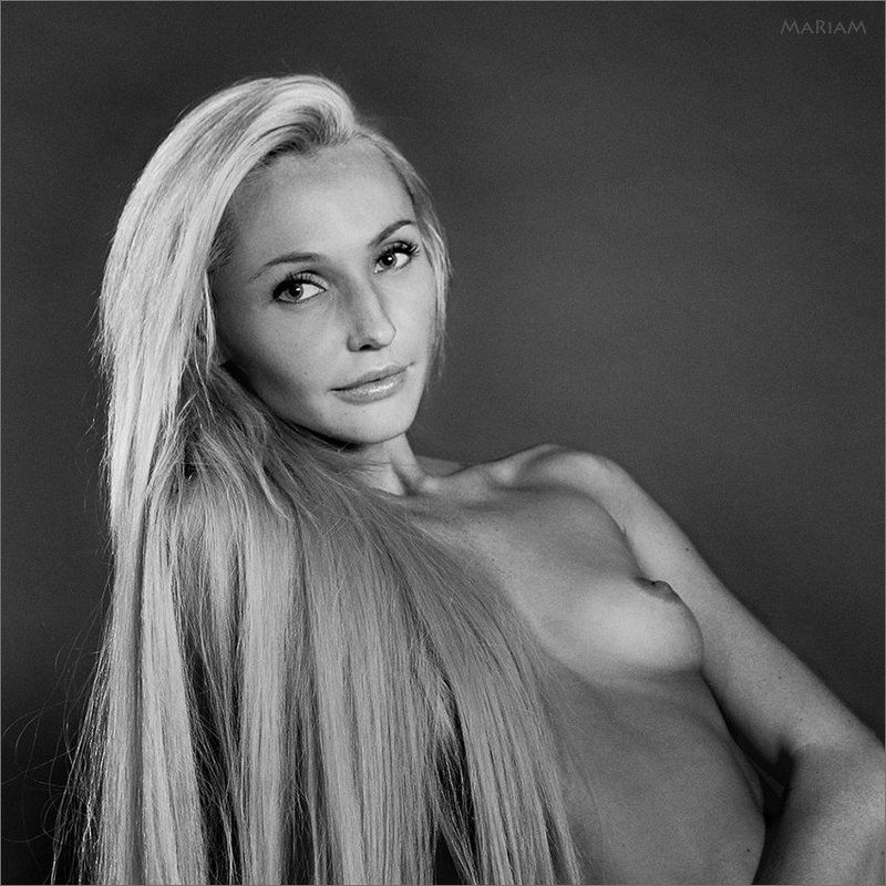 портрет девушкиphoto preview