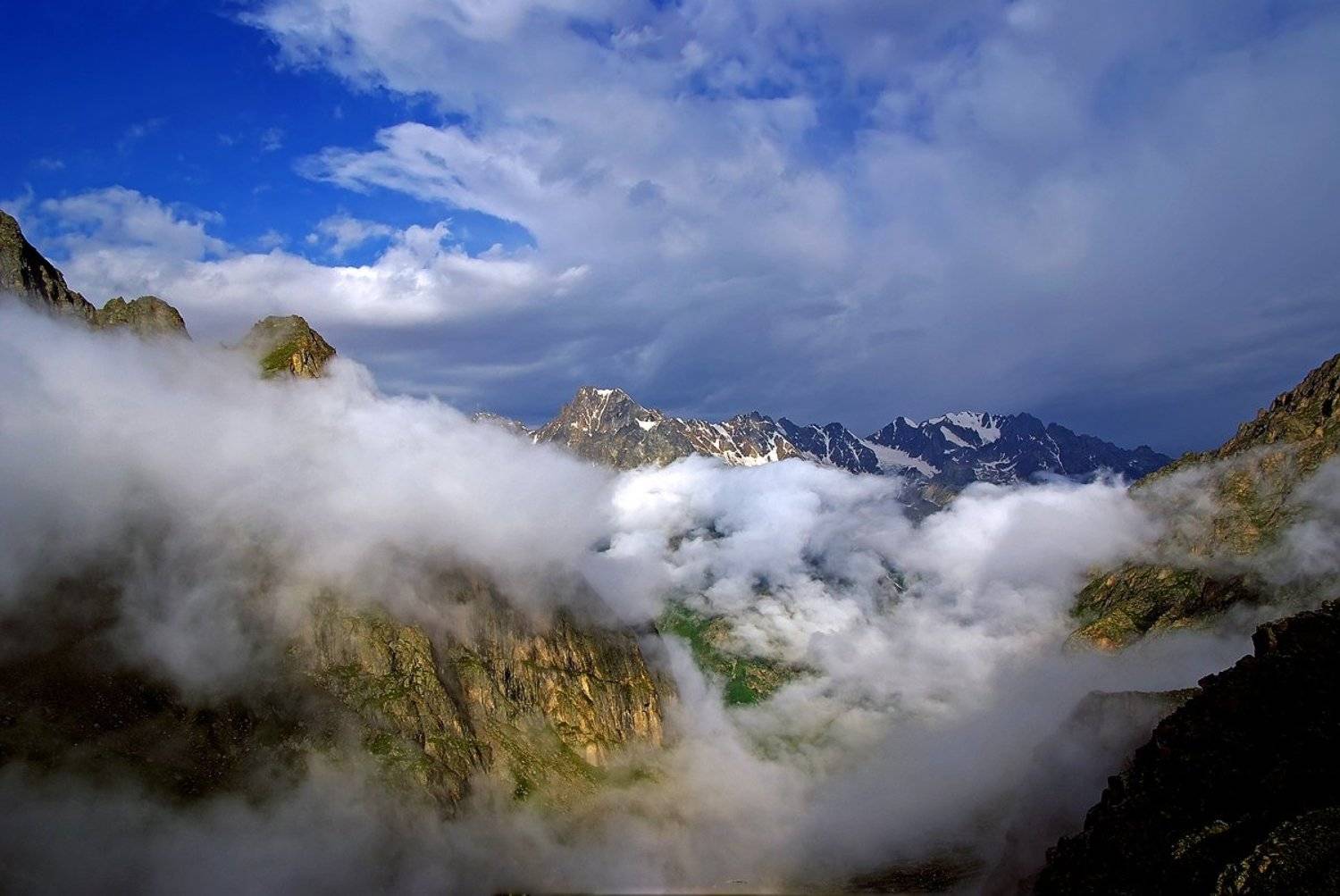 кавказ, приэльбрусье, горы, куллумкол, облака, Максим Рогозин