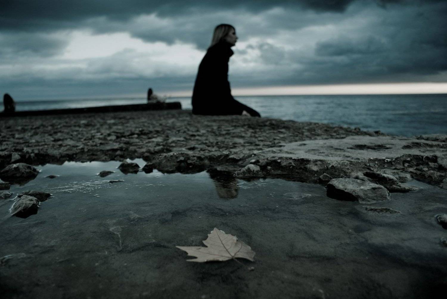 одиночество. Автор: Oleg осень, девушка, одиночество, Oleg