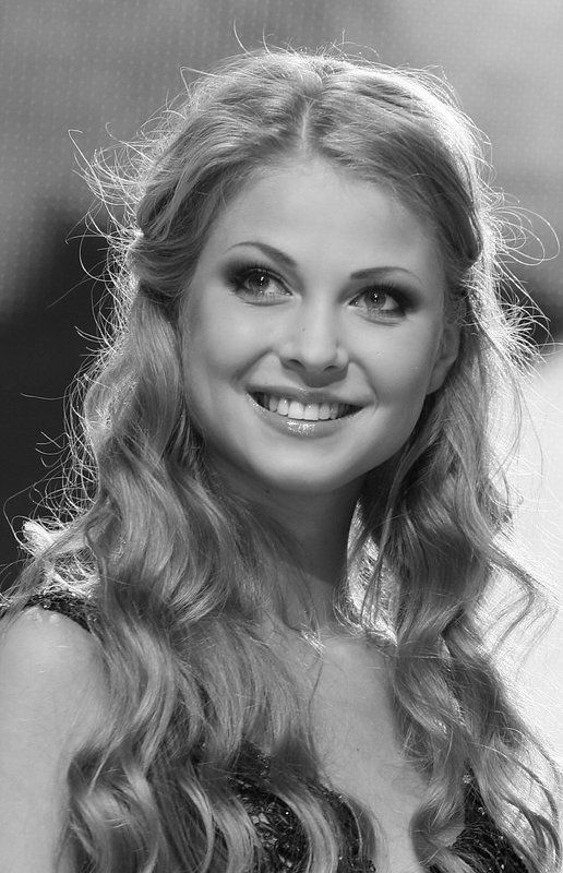 портрет, девушка, модель улыбкаphoto preview