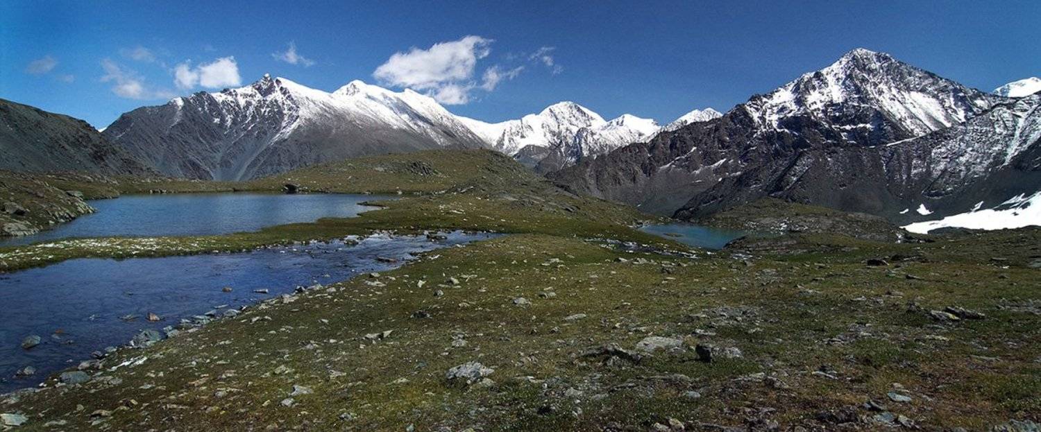 Припорошенные горы, бирюзовые озера. Автор: Anastasia Aymilios алтай, горы, озера, ручей, Anastasia Aymilios