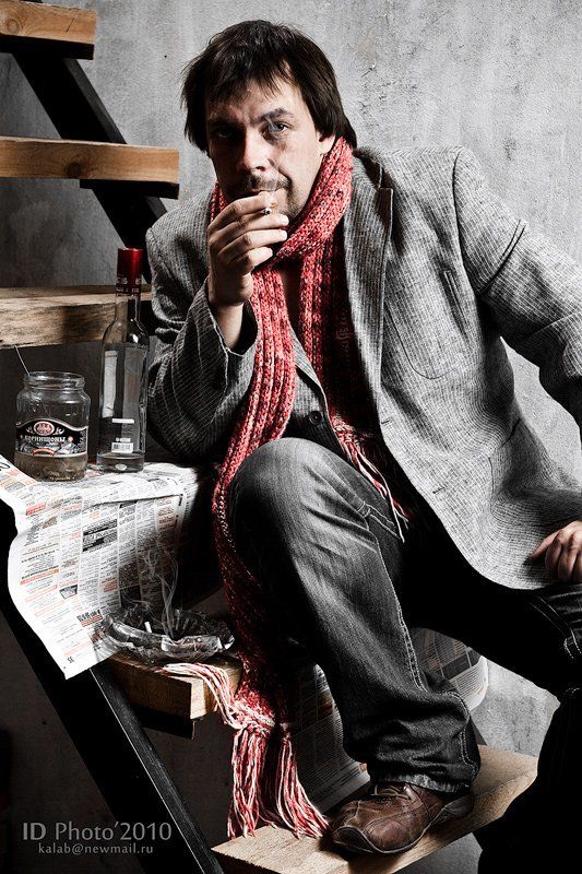 Man\'s alonphoto preview