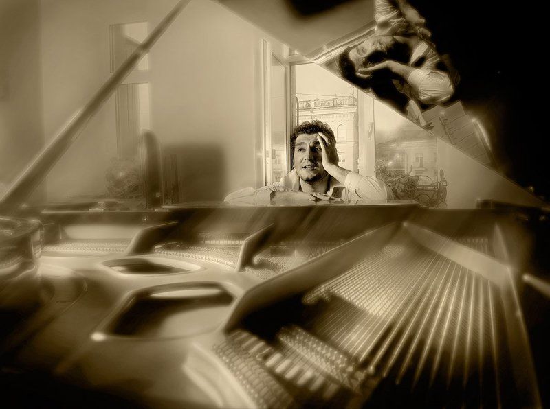 музыка, рояль, музыкант, свет, вдохновение а музыка ещё звучала...photo preview