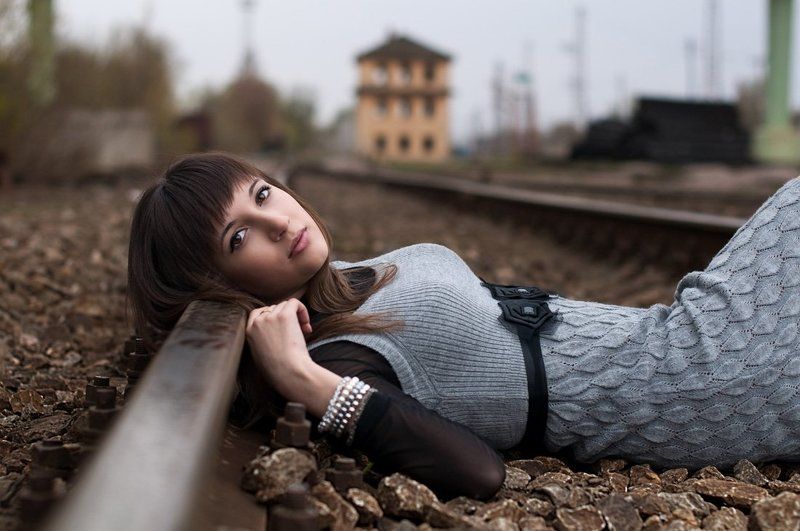 девушка, рельсы Аннаphoto preview