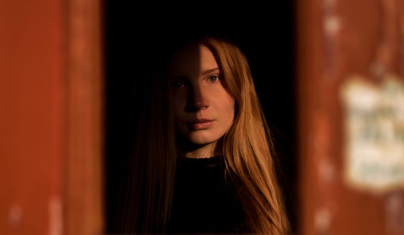 портрет, утро, девушка, никон, мистика, подъезд ***photo preview