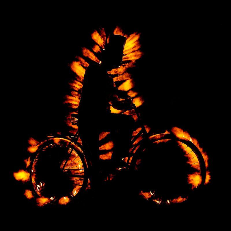 light painting, portrait, light, fire, cycle, cyclist, rider, night, magic Полночный гонщикphoto preview