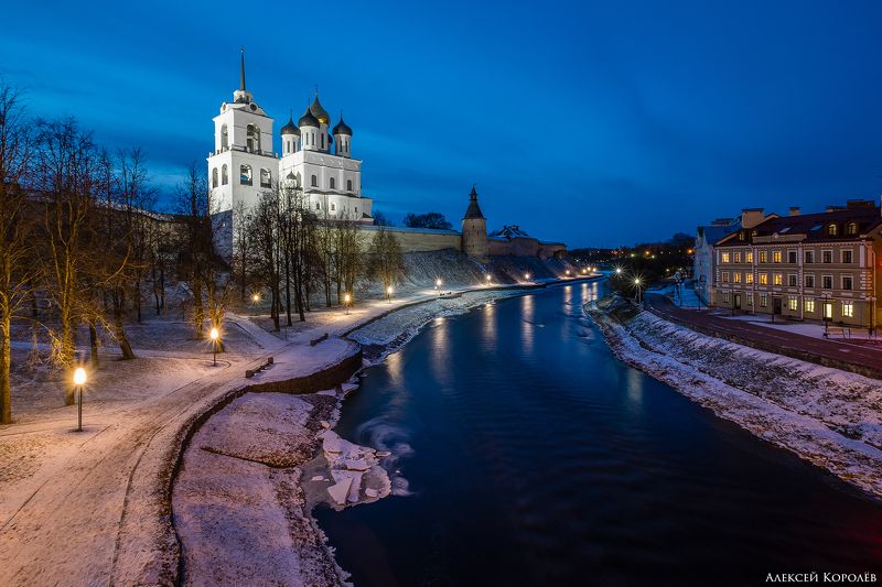 псков, россия, город, архитектура, зима, снег, сумерки, кремль, крепость, река, pskov, russia, city, architecture, winter, snow, twilight, kremlin, fortification, river Вечерний Псков фото превью
