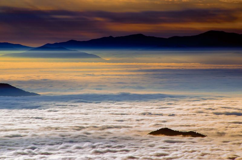 Приморье, Приморский край, горы, туман, облака, рассвет На другой планетеphoto preview