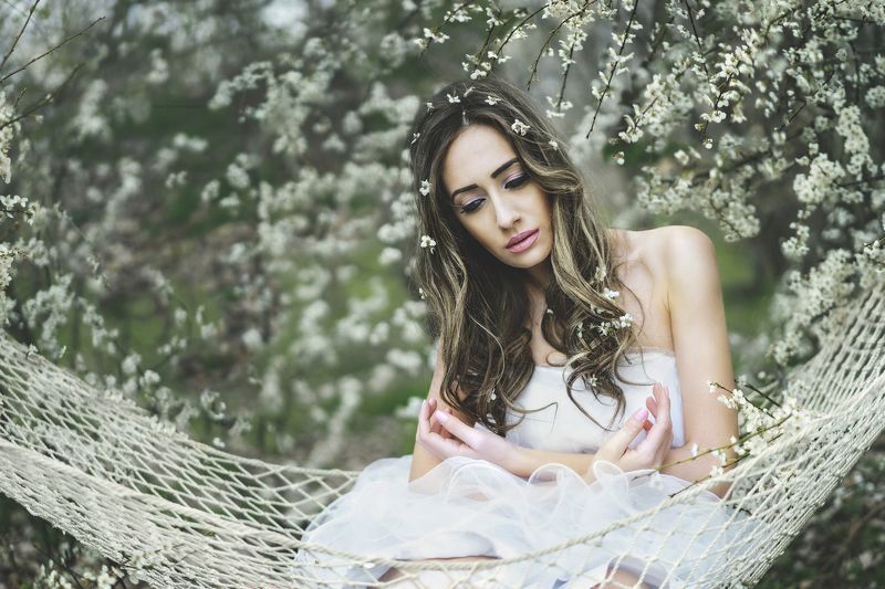 spring flowers, girl Vernalphoto preview