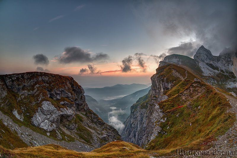 Пасмурный рассветphoto preview