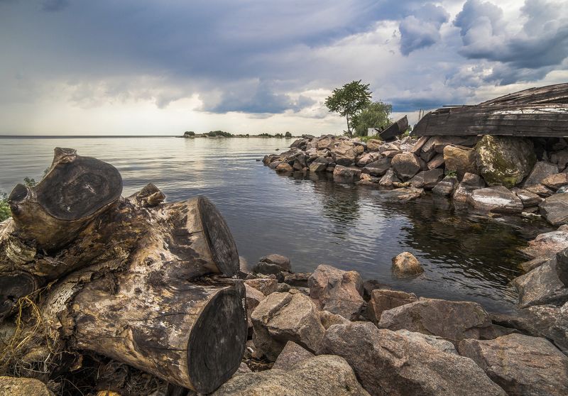 вода, деревья, весна, камни, зелень, облака, закат Портphoto preview