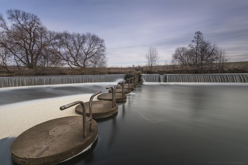 весна март деревья парк облака беларусь минск дрозды небо градиент выдержка мост река свислочь вода Перед рассветом в паркеphoto preview