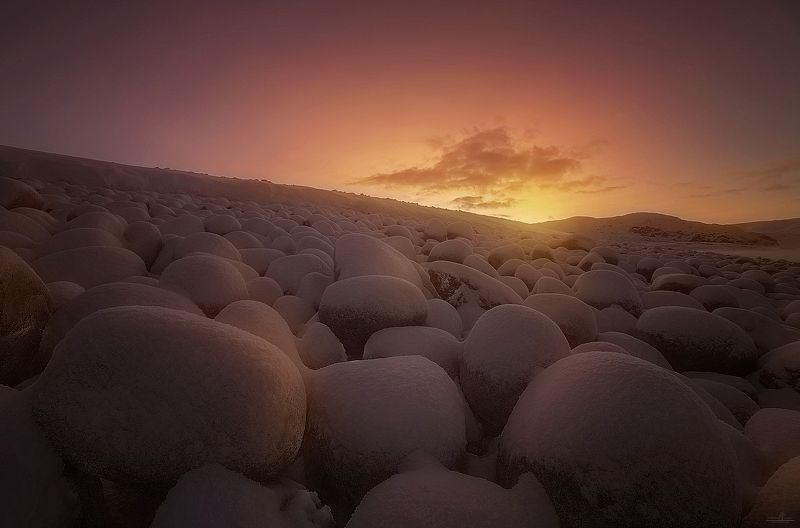 россия, териберка Пламенный закат на побережье Баренцево моряphoto preview