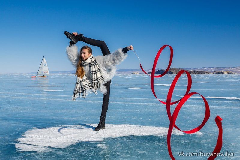 Море, девушка, пароход.photo preview