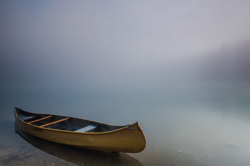 озеро, лодка ОДИНОЧЕСТВОphoto preview