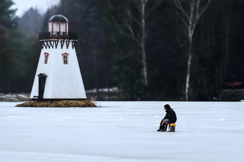 рыбак, ловит рыбу, зимняя рыбалка, Про рыбакаphoto preview