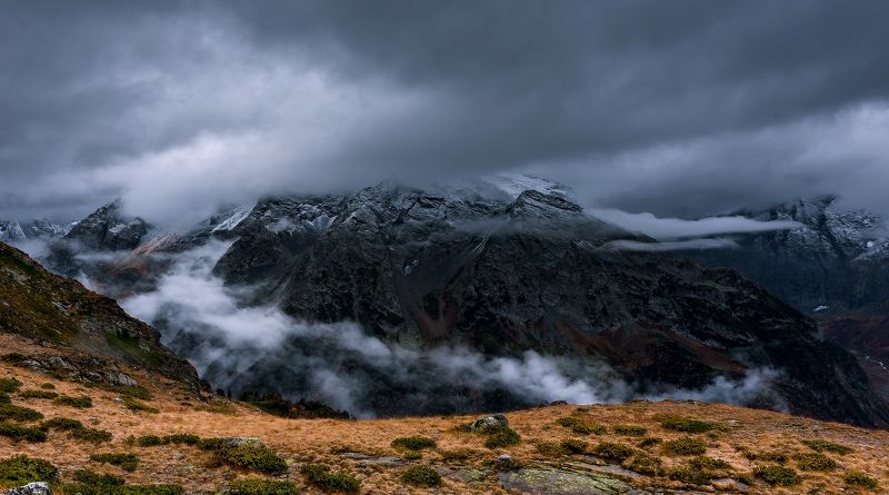 Когда зима через ущелье...photo preview