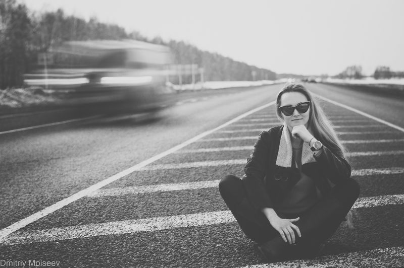 весна, девушка, дорога, портрет, красота, girl, чб, black&white ******photo preview