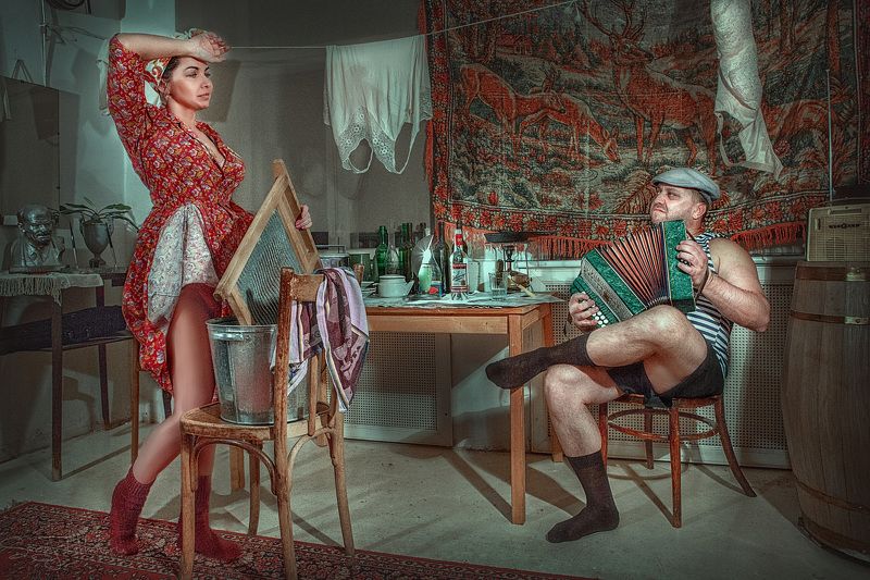 студия, модель, гармонь, юмор, быт, коммуналка Семейная идиллия))photo preview