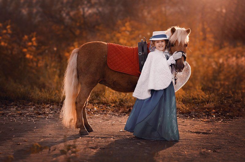 Девочка, Лошадка, Покацкая, Ребенок с пони Пони тоже кониphoto preview