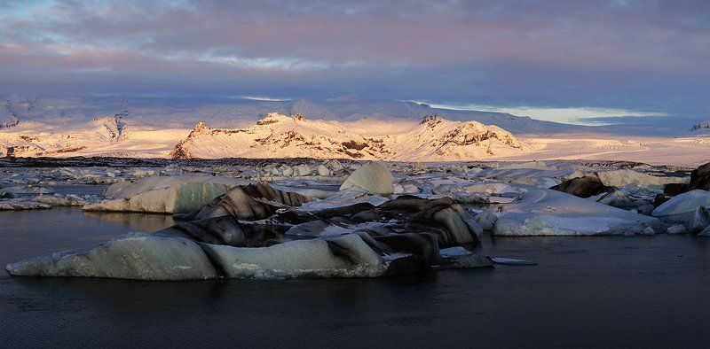 glacial lagon of jokulsorlon Glaclal lagon of sunrisephoto preview