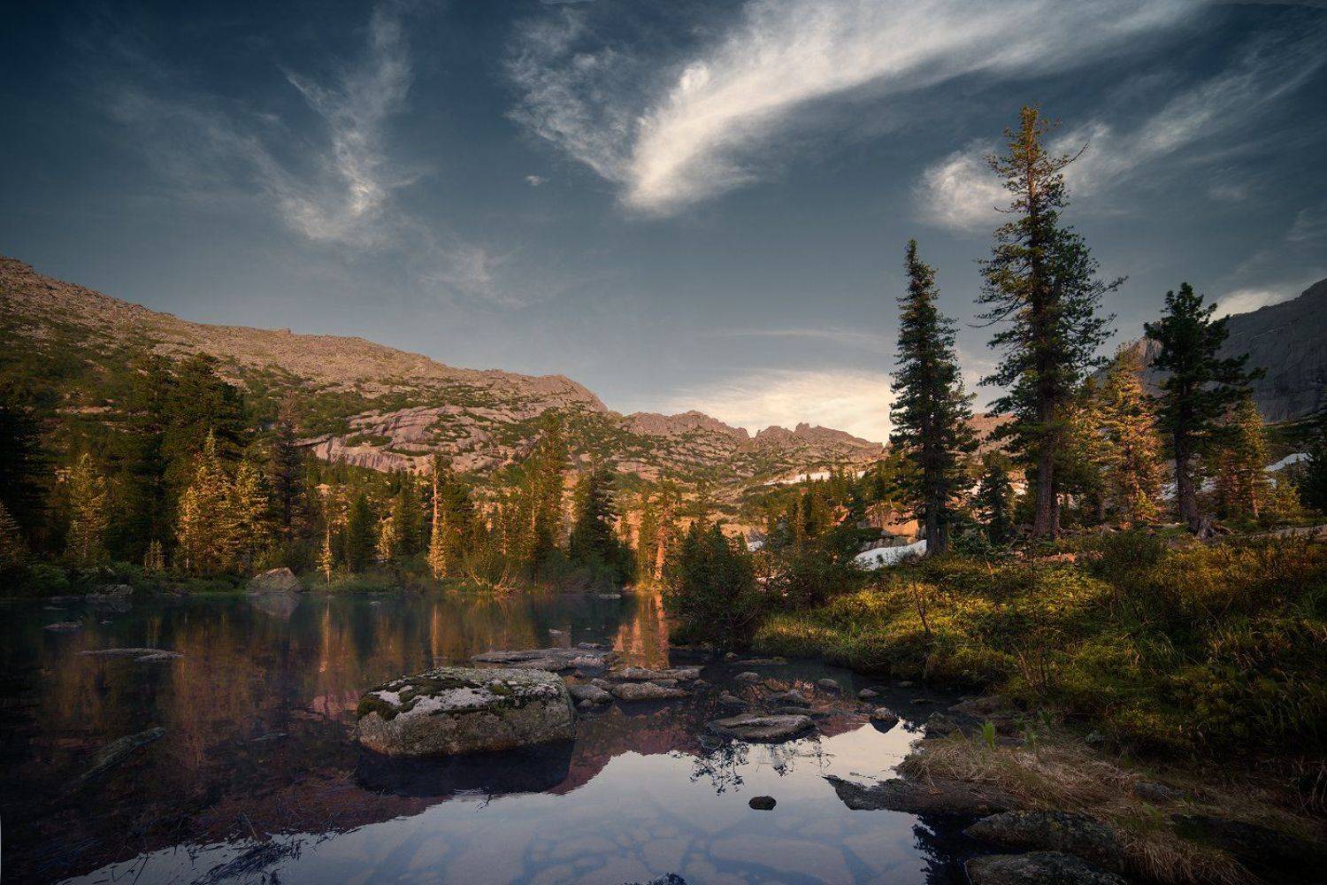 пейзаж, природа, ергаки, саяны, лазурное, горы, скалы, вершины, хребет, озеро, вечер, спящий, саян, дно, камни, отражения, вода, холодный, большой, высокий, красивая, Дмитрий Антипов