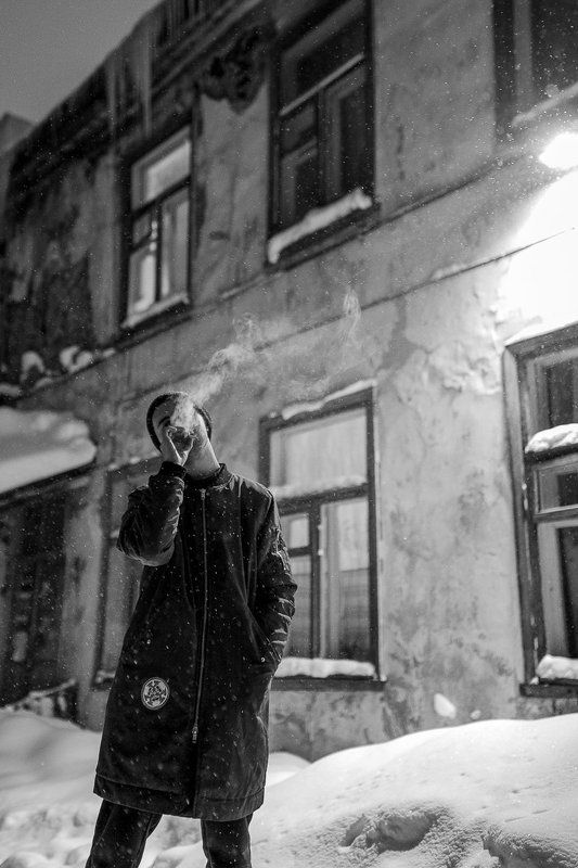 man,smoke,portrait,black and whte,bw Hazephoto preview