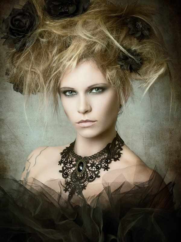 portrait, fine art portrait, black flowers, Dominikaphoto preview