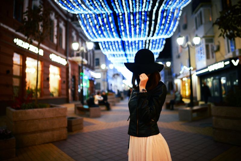 #ростов, #соборный, #шляпа, #девушка, #вечер, #настроение Н е з н а к о м к аphoto preview