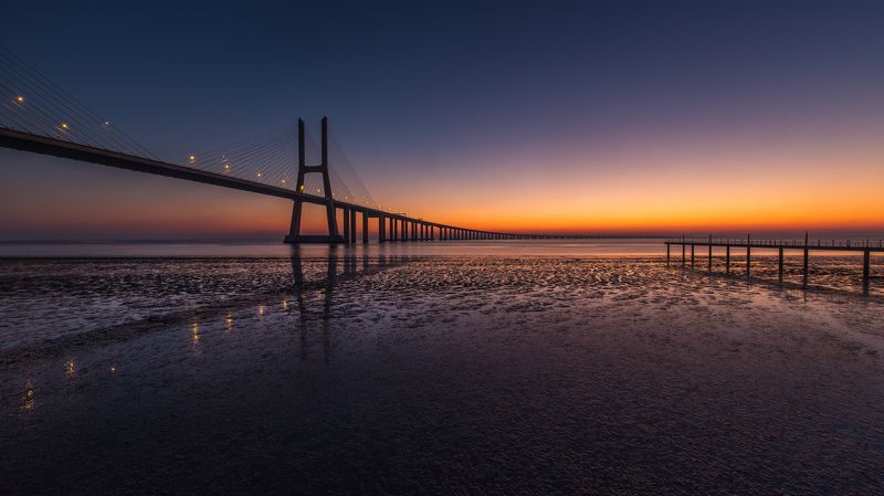 мост, рассвет Vasco da Gamaphoto preview