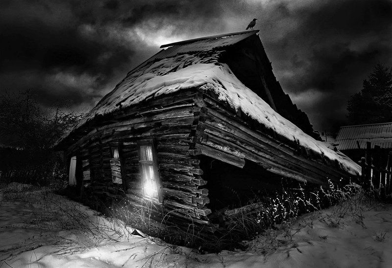 старая изба, ночь, мистика, ворона. Вечера на нашем Хуторе.photo preview
