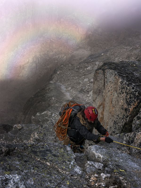 первое восхождение священника ...photo preview