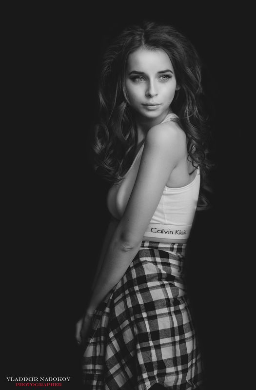 Портрет модель черное белое  Анжеликаphoto preview