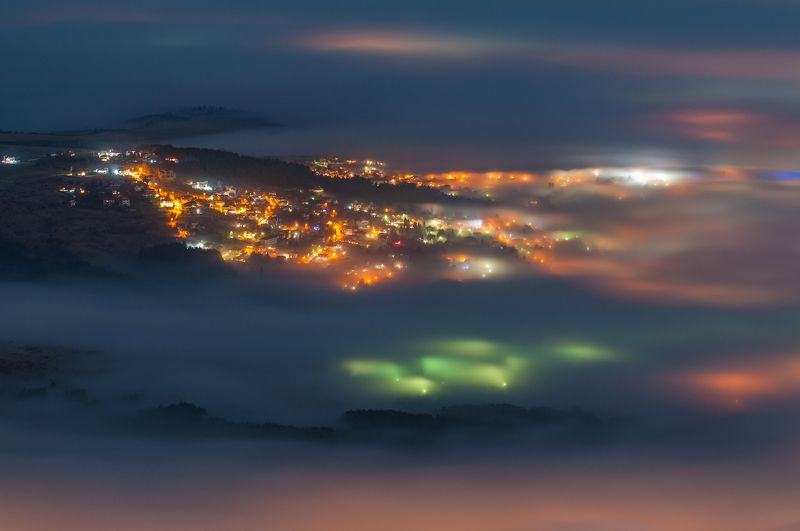 light, fog, foggy, landscape, mountain, city, night Lightsphoto preview