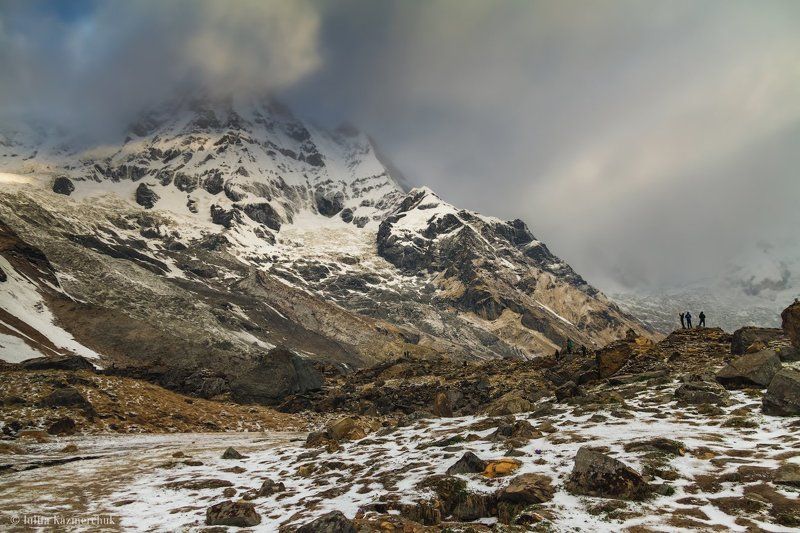 landscape, scenic, nature, travel, outdoor, view, glacier, summit, mount, peak, top, sky, clouds, altitude, snow, the Himalayas, Nepal, Machapuchare, Annapurna mountain massif, sunrise, blue, yellow, ginger, basecamp, daybreak, sunrays, fog Святилище Аннапурныphoto preview