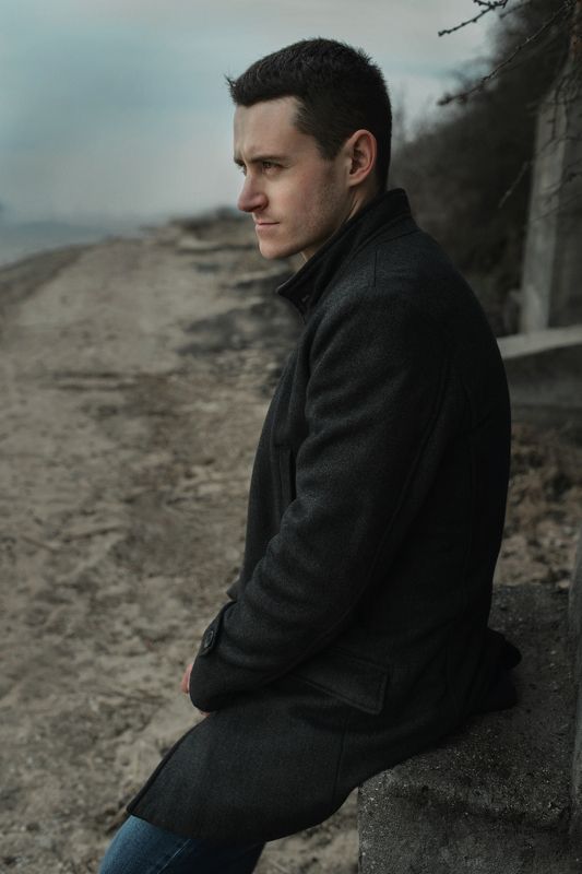 cold#dark#rain#fashion#beach#send#alone#greycolor#like4like#f4f#l4l# Alonephoto preview