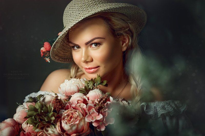 Незнакомкаphoto preview