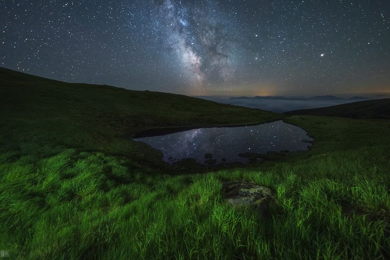 карпаты, горы, озеро, ночь, звезды, млечный путь, камни, трава, цветы, отражение, облака, палатка Вдыхая аромат карпатской тишиныphoto preview