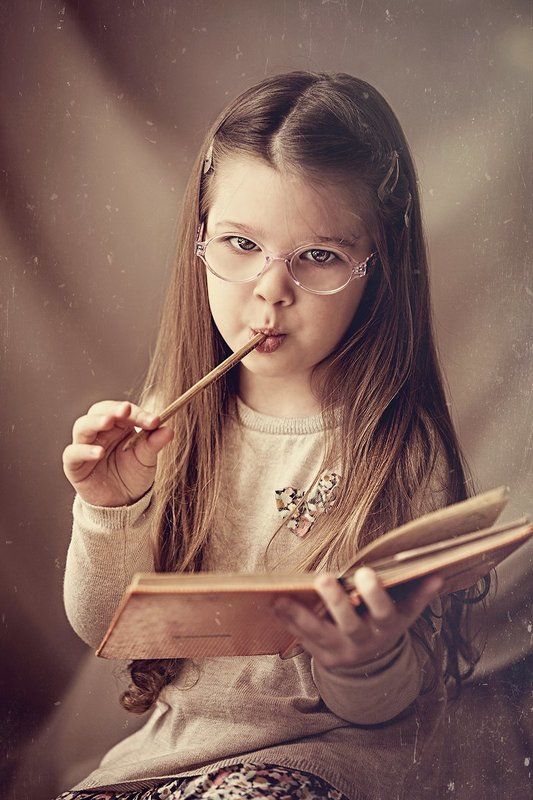 портрет,ребенок,книга ***photo preview