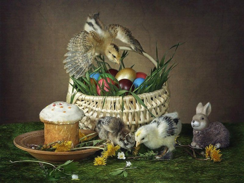 фото, Пасха, цыплята, фигурка зайчика, кулич, корзина, яйца, цветы Пасхальные приключения цыплятphoto preview