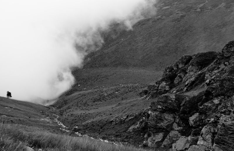 горы, Архыз, ткман. скалы, камни, чёрно-белое, серый, пейзаж, слияние, стремление, ручей Слияниеphoto preview