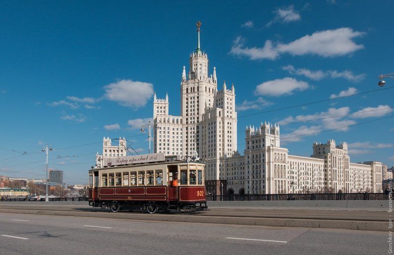 москва,трамвай,парад,высотка,весна,котельническая,мост,техника,транспорт,fujifilm Московские трамваиphoto preview