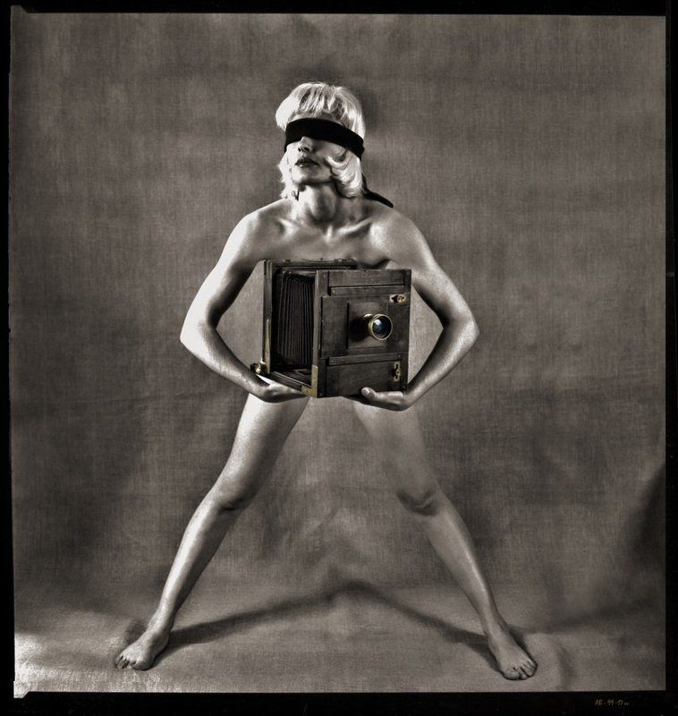 модель. фотоаппарат, студия Опыты с оптикой..photo preview