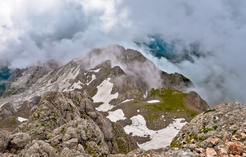 горы, вулкан, вершина, туман, фишт, скалы, дым, иллюзия, снежник Иллюзия вулканаphoto preview