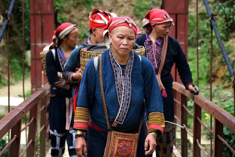 vietnam,sapa, traditional,people Долгая дорога в деревнюphoto preview
