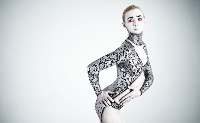 beauty, light, bodyart, art, model, woman, girl, portrait, emotion, studio, vogue Actressphoto preview