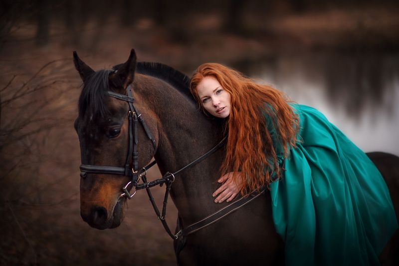 Рыжая всадницаphoto preview