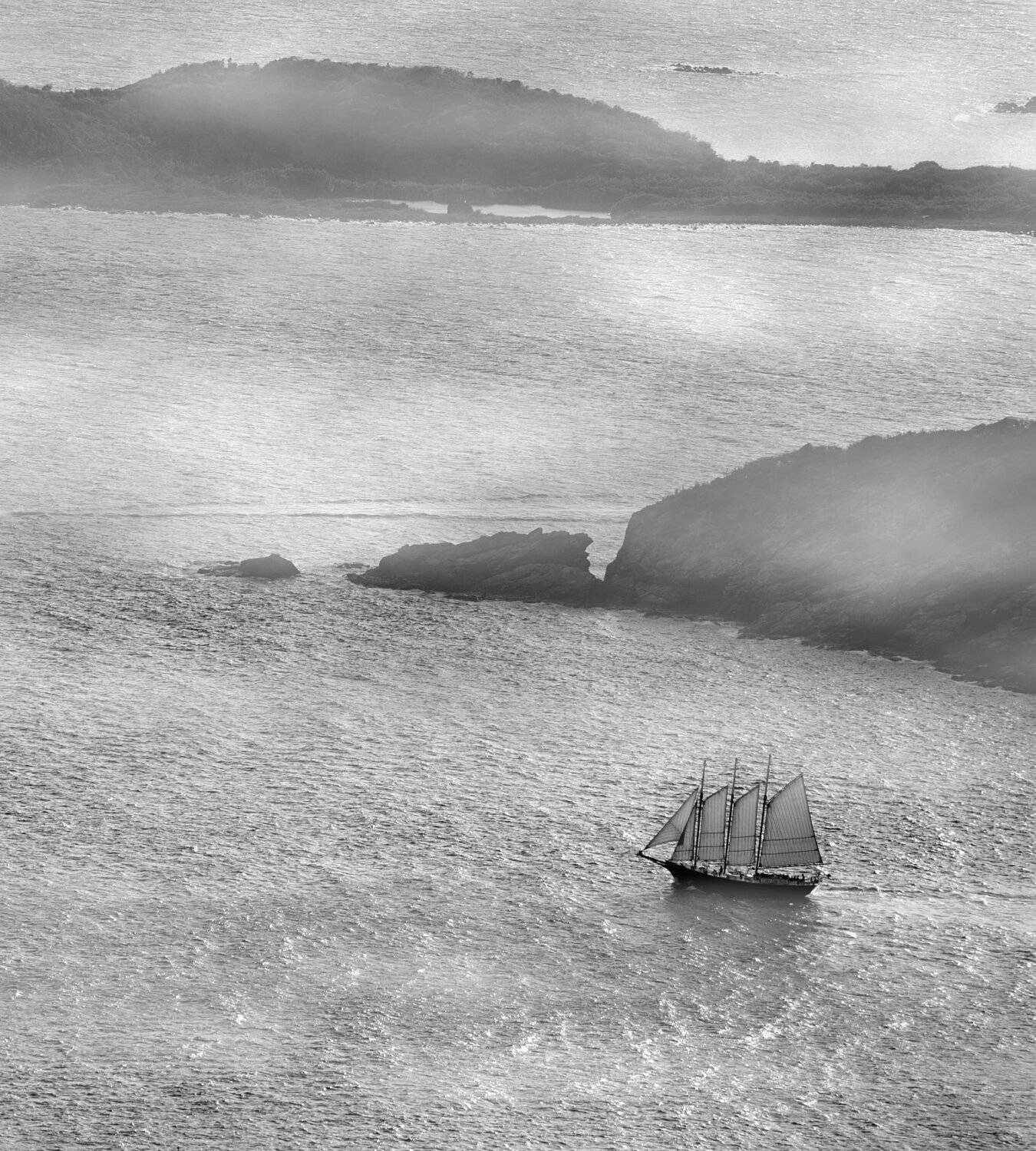 Подальше от суеты. Автор: isamonov Пролетая над Землей, isamonov