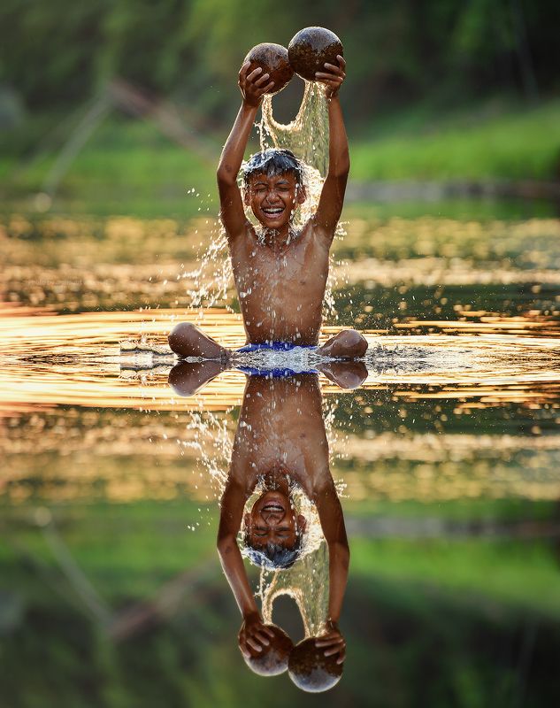 water,splash,boy,child,asia,thailand,play,water,happy Splash Boyphoto preview